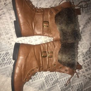 Womens boots size 9